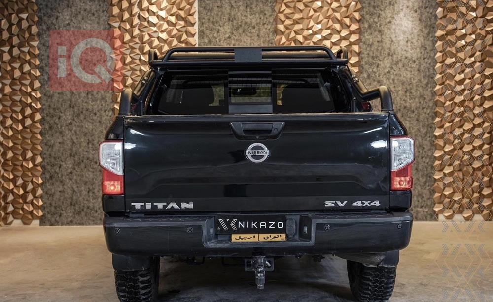 نیسان تایتان